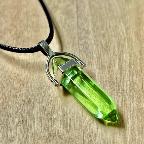 $25 Crystal Gemstone Necklace Pendant Bullet Head Energy Meditation. - Picture 1 of 3